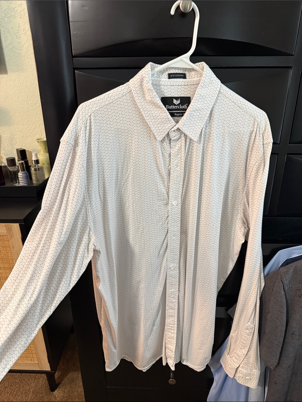 Buttercloth Men's White/Beige Micro-Pattern Long Sleeve Dress Shirt